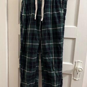 ⭐️American Eagle Green Plaid Lounge Pants